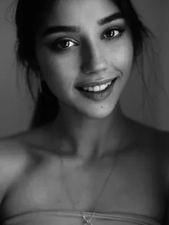 maja strojek smile