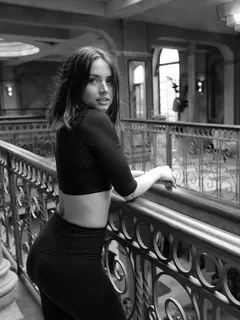 ana de armas monochrome