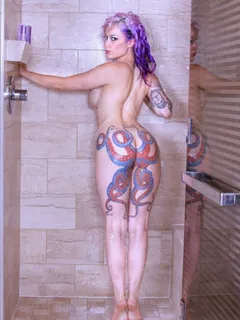 daizha morgann in the shower