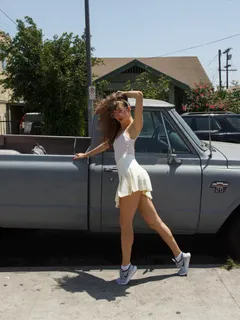 Vivi Kuanas in Zishy set Sells Me Tires