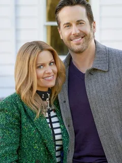 the leash and collar make aurora teagarden a better detective