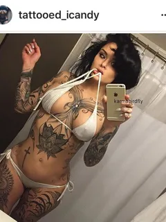 hot tatted mirror selfie