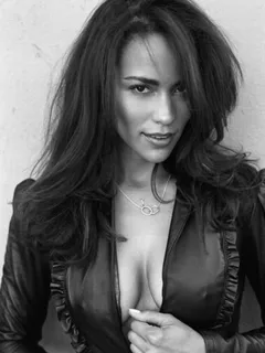 la superbe paula patton vue dans warcraft le commencement très hot en lingerie