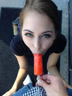 hottie licks an icecream