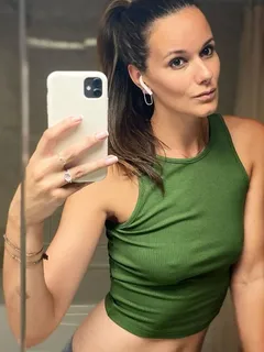 quebec's t.v/radio host, monic neron, take a "pokies-selfie".. hard nips so sexy