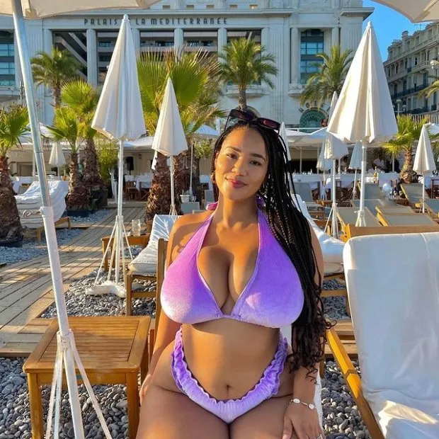 katelyn sade looking cute in her purple bikini