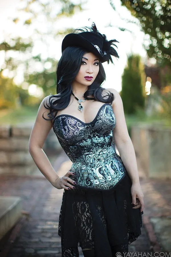 chinese cosplayer yaya han big tits in corset