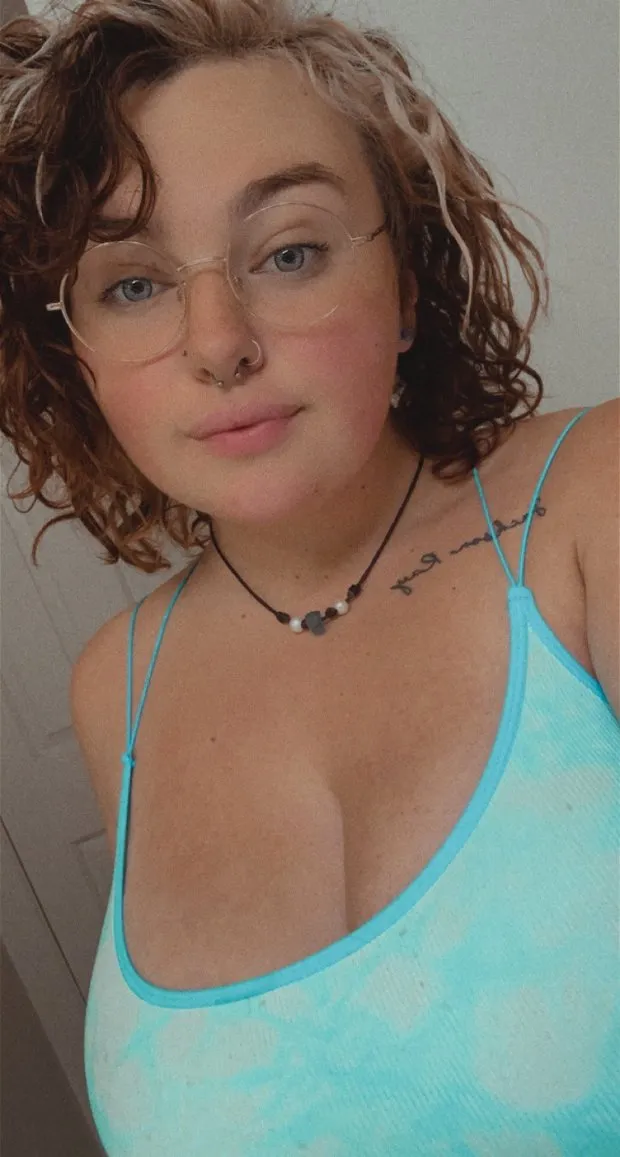 savannah is fucking stunning