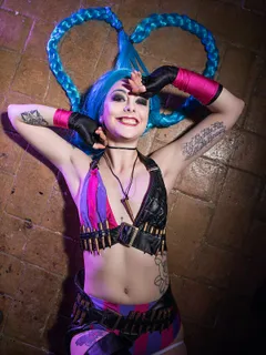 Alessa Savage in VR Cosplay X set LOL Jinx