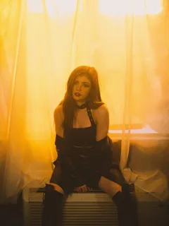 chrissy costanza hot