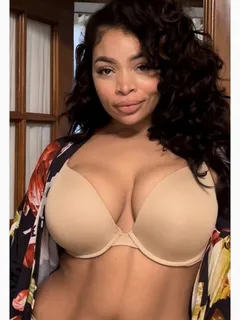 the beautiful candice kelly wearing her lane bryant bra