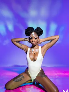 SaBrea Phenix in Playboy set Flash Forward