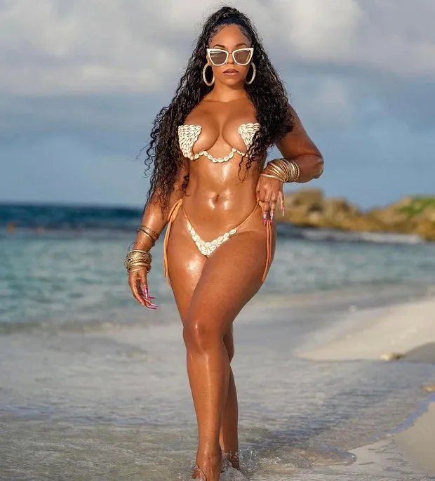 ashanti looking beautiful in her bikini