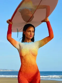 eiza gonzalez body paint surfer