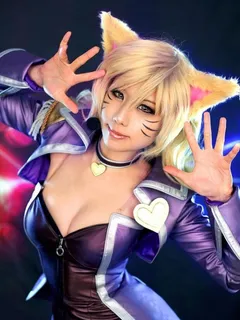 league of legends curvy cosplay babe ahri