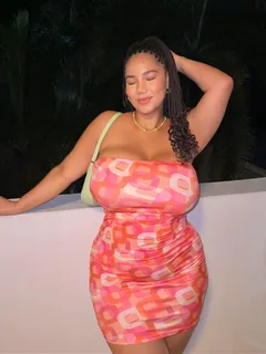 katelyn sade looking cute in her figure hugging dress