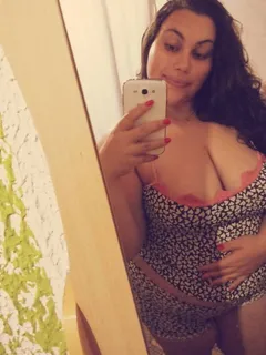 bbw selfie