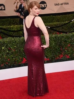 i need to have bryce dallas howard sit on my face and with her giant ass