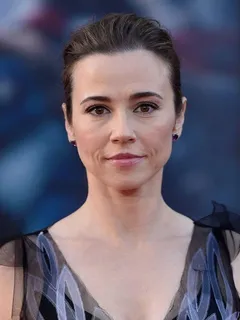 linda-cardellini-during-avengers-age-of-ultron-world-premiere-at-the-dolby-theatre-los-angeles-california-on-april-13-2015. - 6/75 -5'3''-