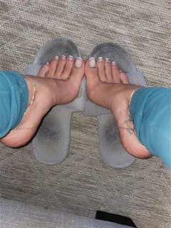 lehlani feet 6