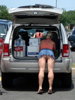 soccer mom with no panties putting groceries away