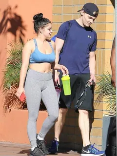 ariel winter cameltoe at a gym in los angeles -11/25/17