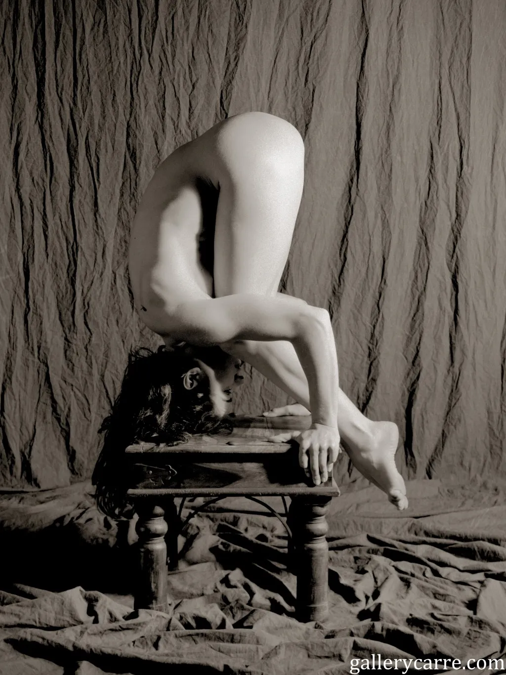 Elena in Gallery Carre set Sport