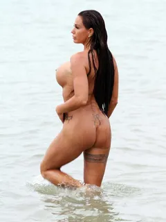 katie price totally naked at the beach