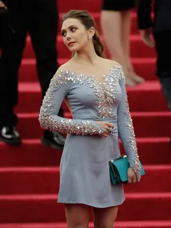 elizabeth olsen perky tits in award