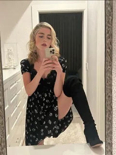 kiernan shipka leg up