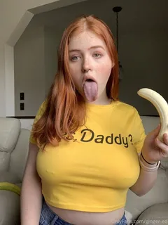 bluetiernen tongue out for banana daddy