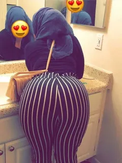 what a fine hijabi ass, fucking that babe must be great