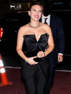 busty mom scarlett johansson oozing out the top of her dress