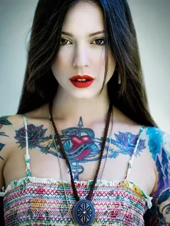 sexy tattooed bitches 305