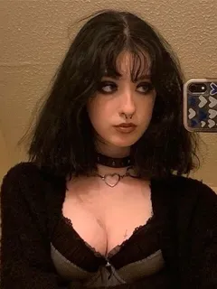 perfect emo slut, i know you'd love to abuse her, she's already used to pain...