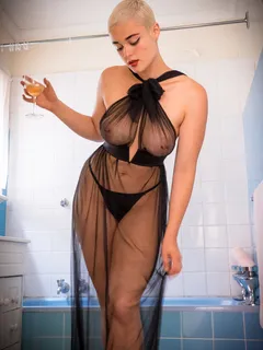 australian model stefania ferrario showing the goods