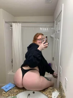 thong mirror selfie