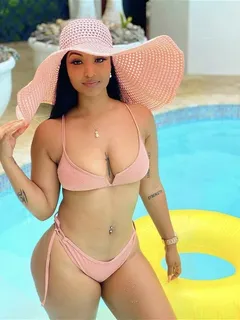 shenseea wearing a hat and bikini