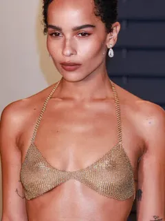 zoe kravitz see thru bra at the 2019 vanity fair oscar party hq