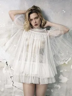 lea seydoux nous déstabilise par sa beauté en lingerie