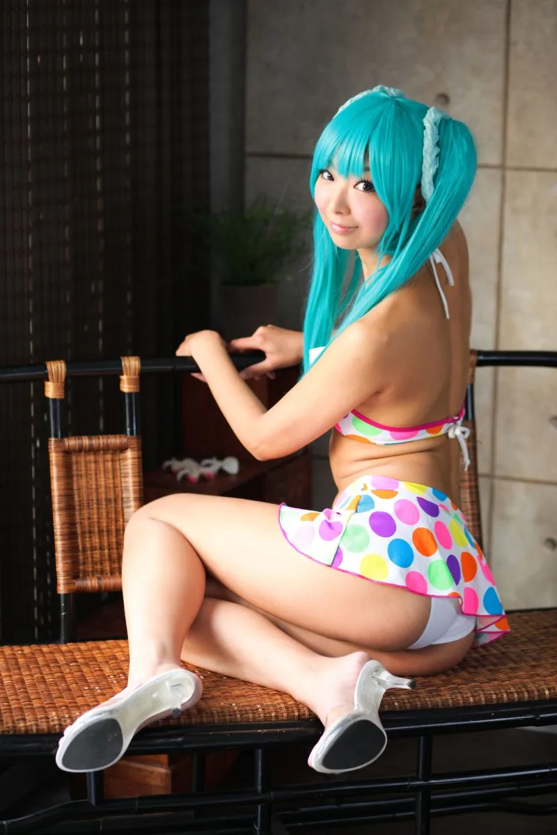Necoco in All Gravure set Polkadot Cutie