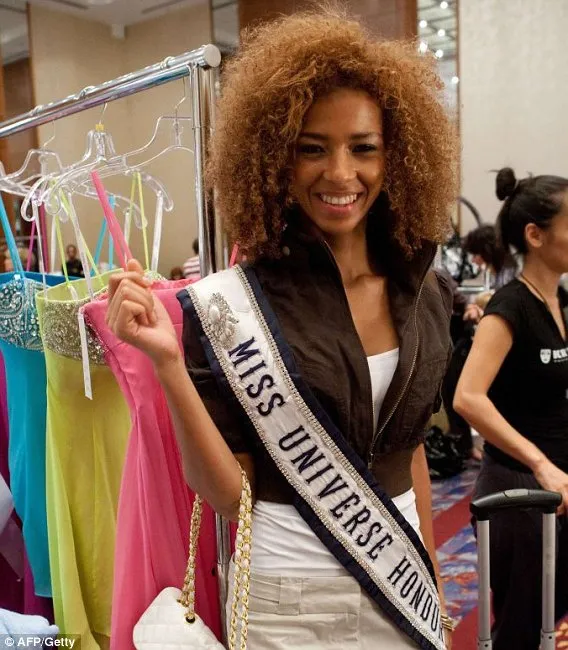 keilyn gomez

miss honduras - 2011 miss universe pageant