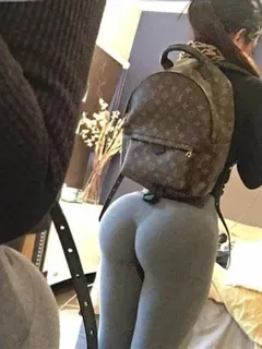 hot amatuer asian ass in yoga pants