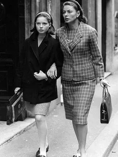 ingrid bergman and her daughter isabella rossellini, in via condotti, rome, italy. ❤️