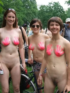 naked bike riders