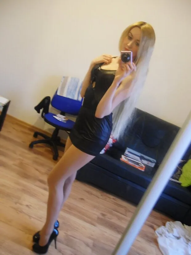 selfie in new outfit before going out