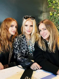 ashlee, jessica & tina simpson