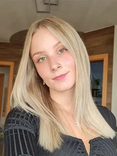 beautiful blond teen with small tits