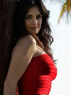 the beautiful paz vega