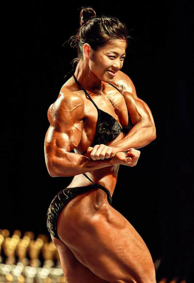 bodybuilder femminile asia